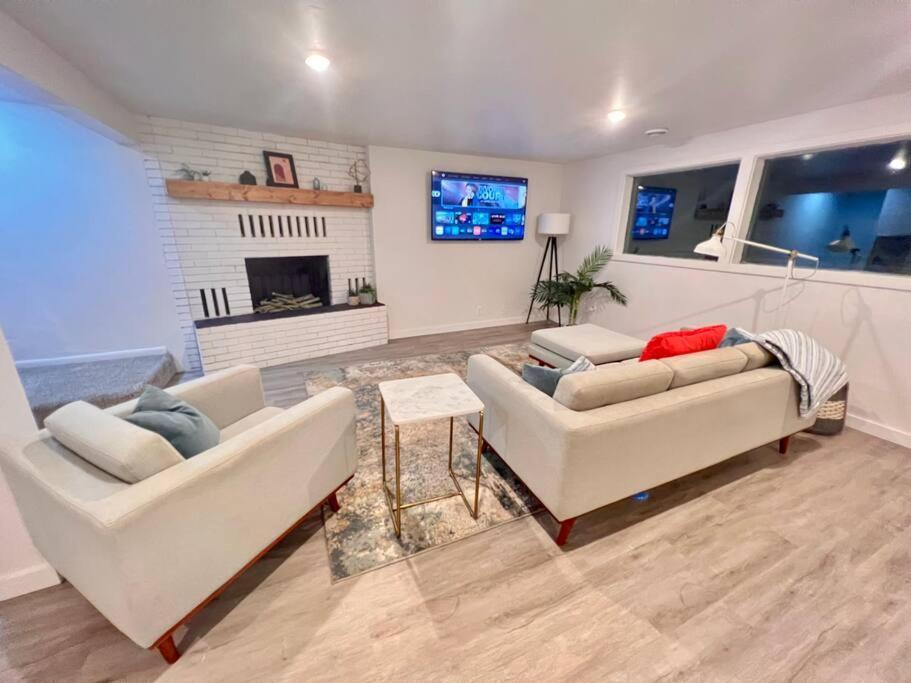 Mid Century Modern Montana Dream Home بوتي المظهر الخارجي الصورة