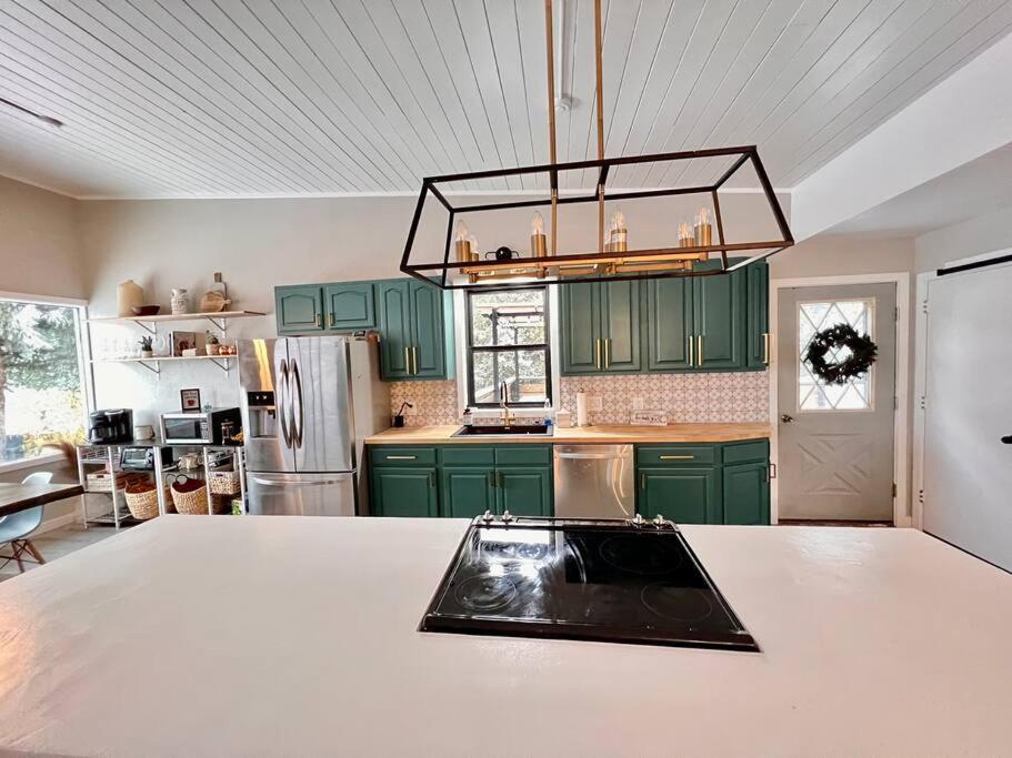 Mid Century Modern Montana Dream Home بوتي المظهر الخارجي الصورة